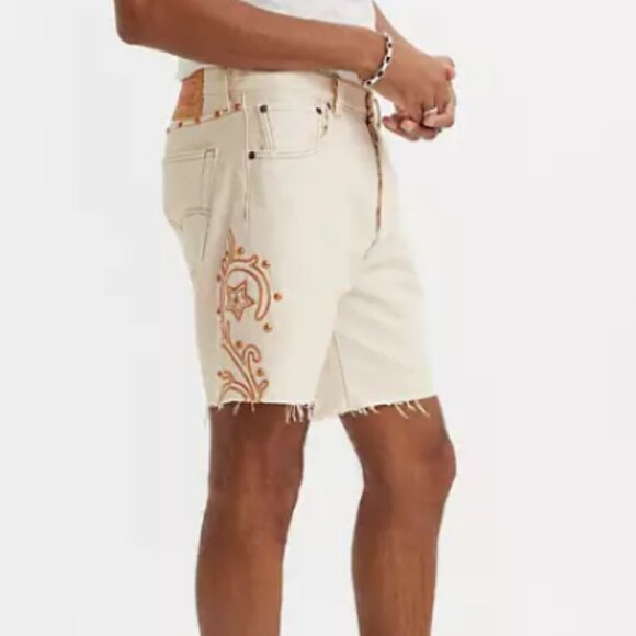Levi's 501 '93 Cut Off Rodeo Boots Shorts in Ecru Unisex NWT - Picture 4 of 15